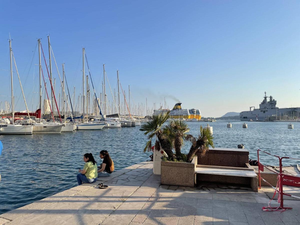 Appartement Mignon Calme Douillet Ascenseur Clim Etage Eleve Proche Parking Et Toutes Commodites Au Coeur Du Toulon Historique 外观 照片