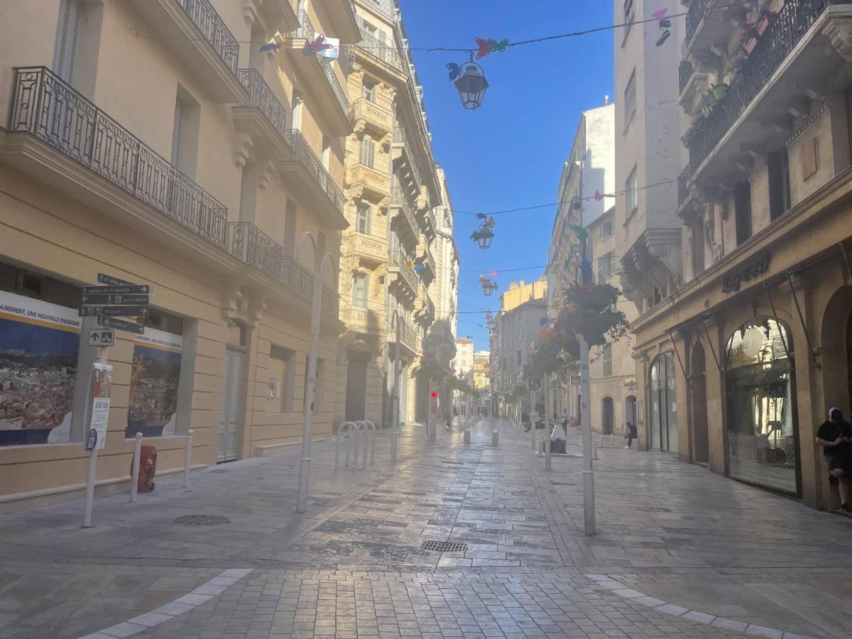 Appartement Mignon Calme Douillet Ascenseur Clim Etage Eleve Proche Parking Et Toutes Commodites Au Coeur Du Toulon Historique 外观 照片
